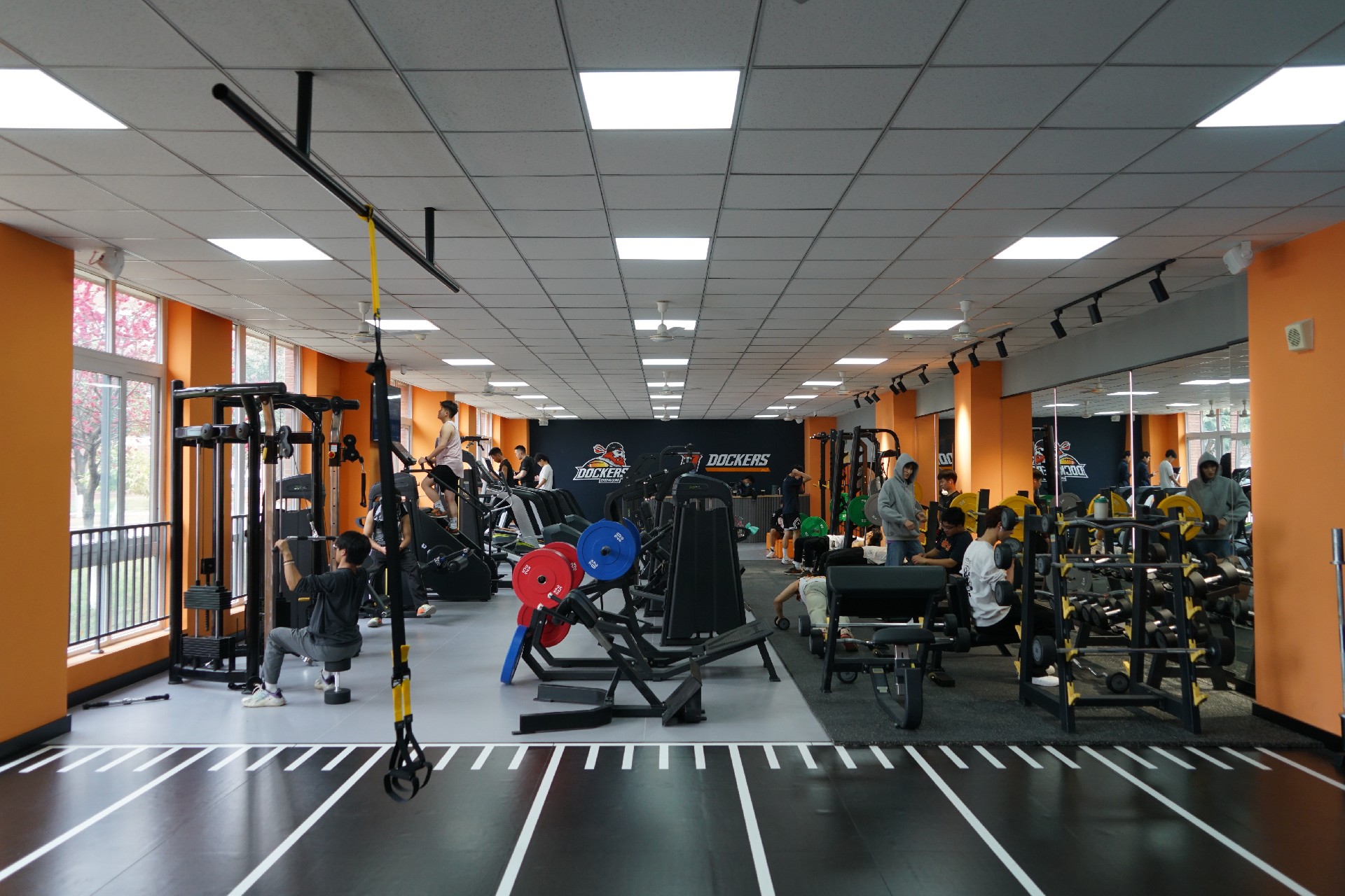 学校健身房