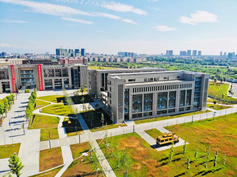 交院人物志 | 热爱可抵岁月漫长——基础课教学部教师谢琴